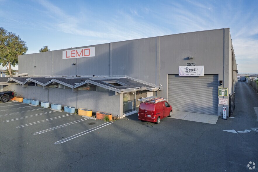 Primary Photo Of 2575 E Bayshore Rd, Redwood City Warehouse For Sale