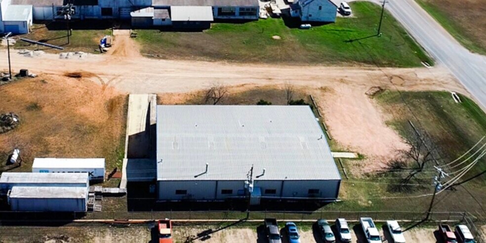 More Photos Of 632 Fm 2093, Fredericksburg Warehouse For Lease