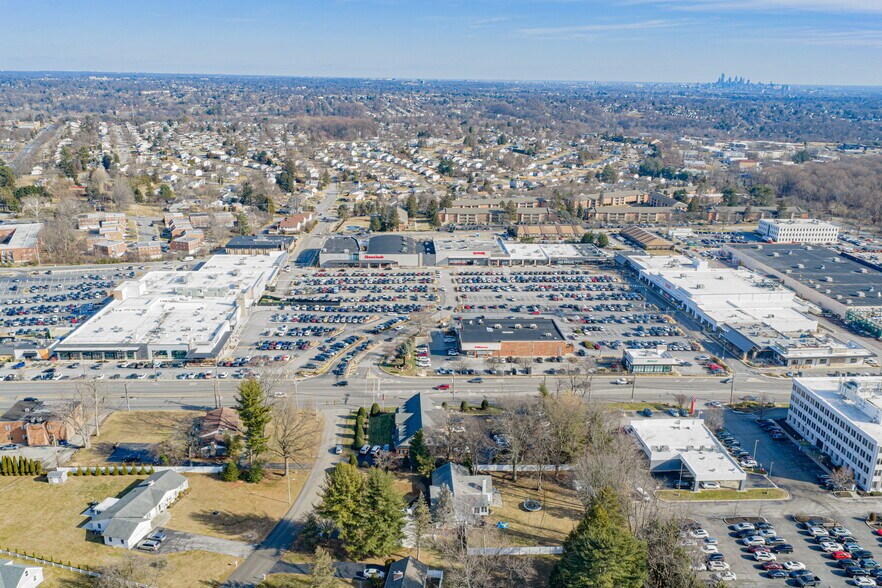 More Photos Of 601 Williamsburg Dr, Broomall Medical For Sale