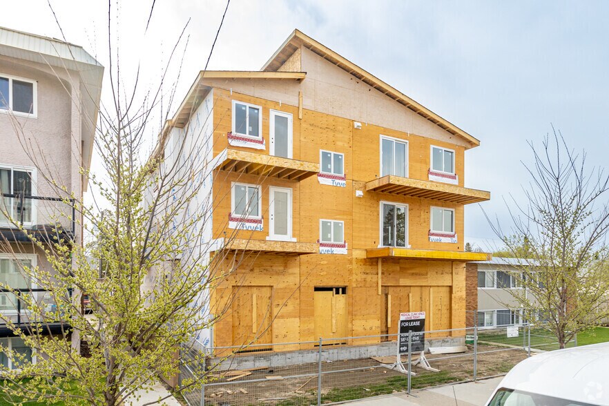More Photos Of 11425 124 St NW, Edmonton Apartments For Lease