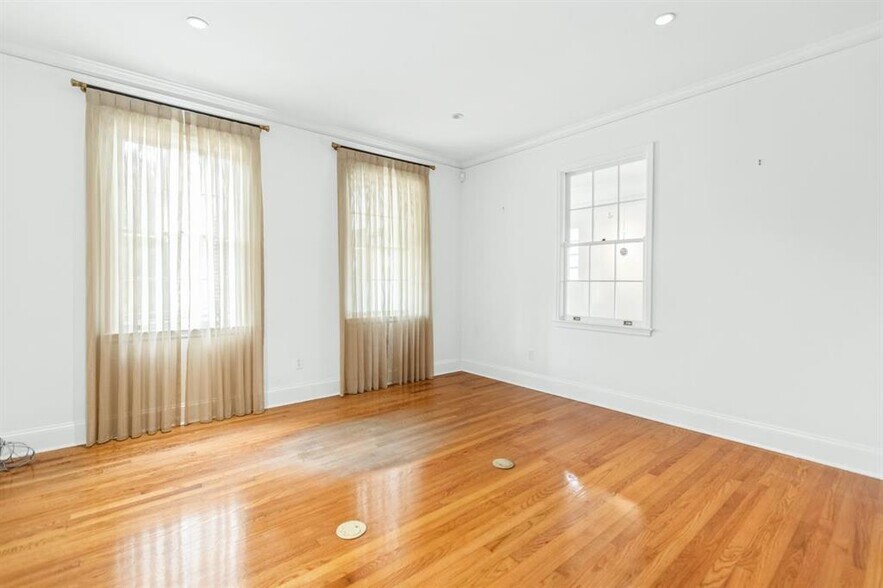 More Photos Of 1202 E Park Ave, Tallahassee Office Residential For Sale