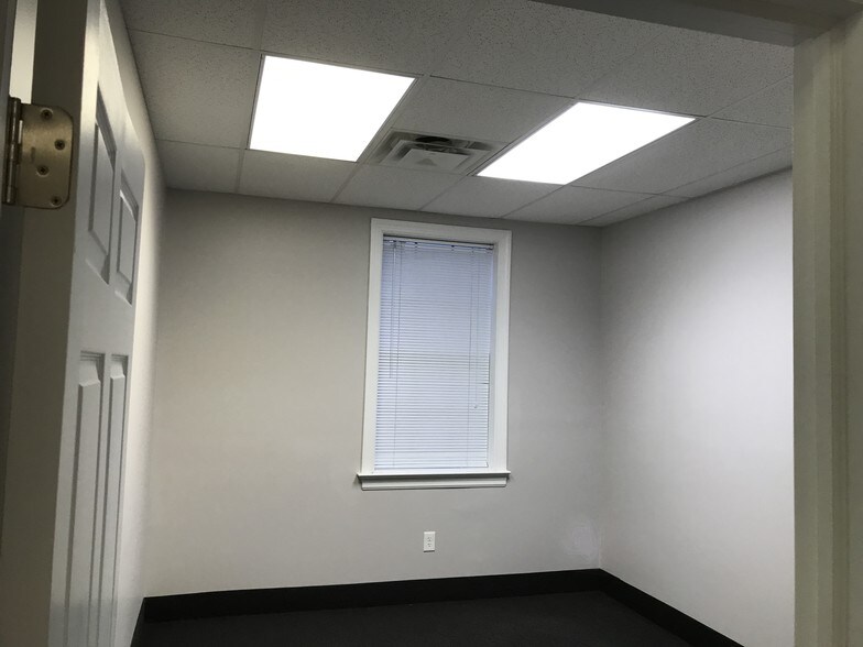 More Photos Of 9568 Kings Charter Dr, Ashland Coworking Space