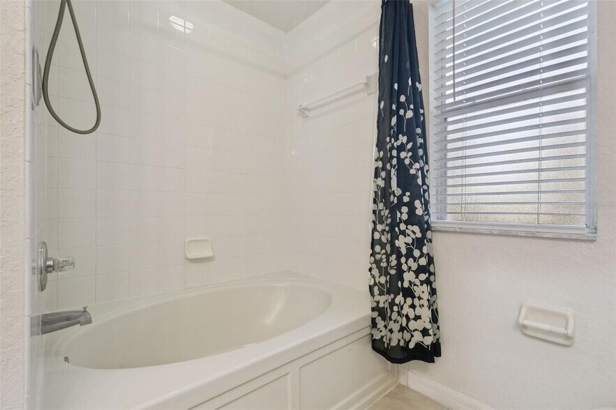 More Photos Of 245 Cambria Ave, Davenport Specialty For Sale