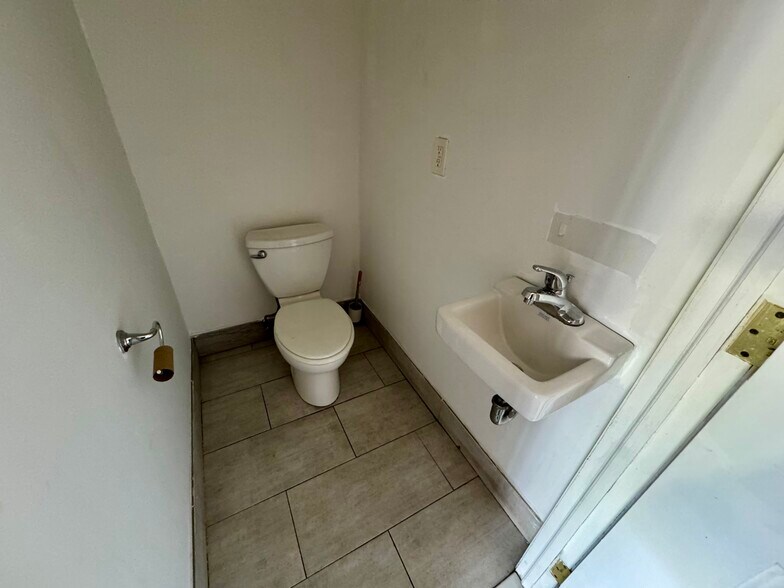 More Photos Of 539 Rogers Ave, Brooklyn Storefront Retail Residential For Lease