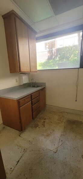 More Photos Of 999 N Tustin Ave, Santa Ana Medical For Sale