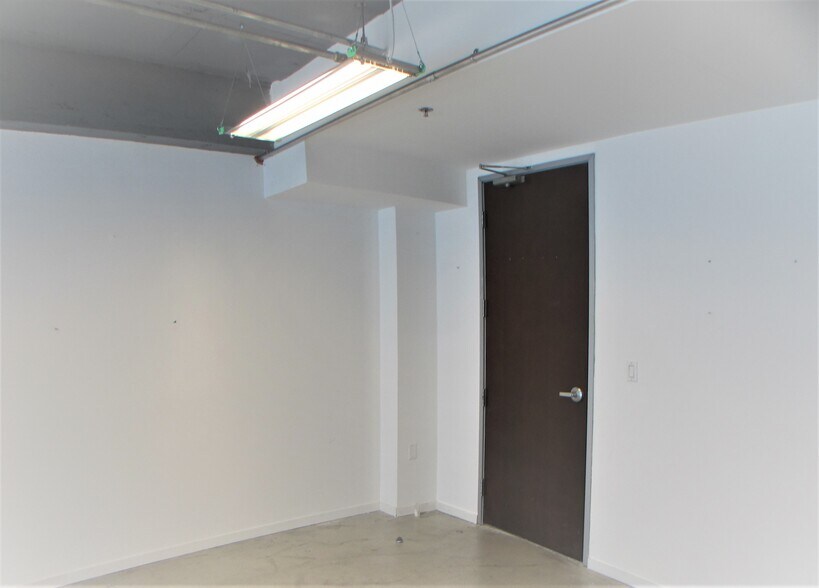 More Photos Of 14 NE 1st Ave, Miami Office For Sale