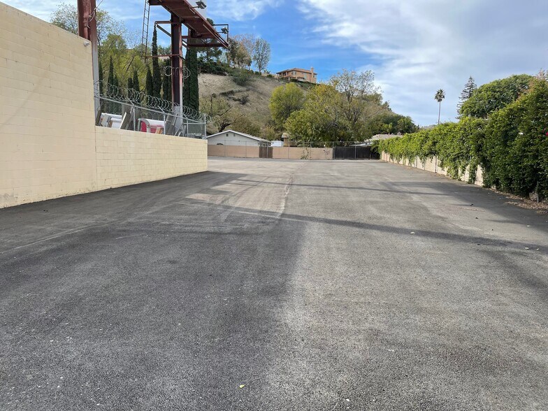 More Photos Of 9041 Topanga Canyon Blvd, Canoga Park Land For Lease