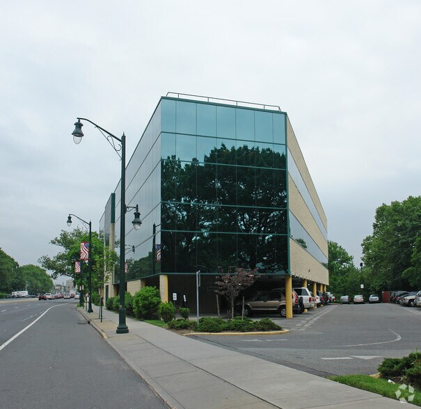 More Photos Of 777 Sunrise Hwy, Lynbrook Medical For Lease
