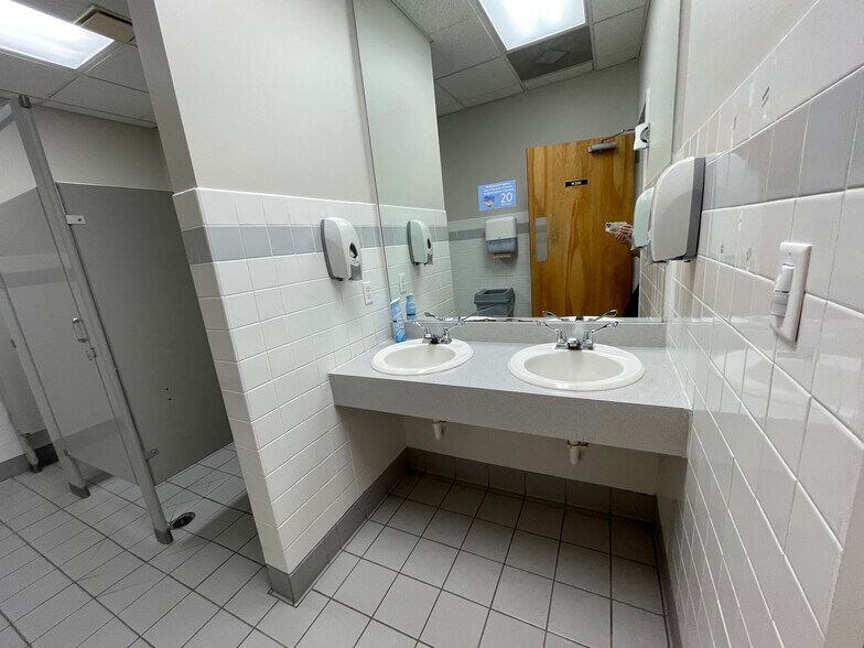 More Photos Of 1500 Wall St, Saint Charles Medical For Lease