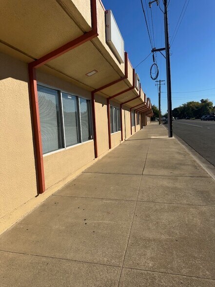 More Photos Of 1905 Covillaud St, Marysville General Retail For Sale