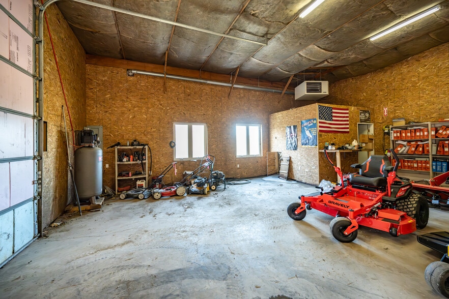 More Photos Of 19530 Garrett Hwy, Oakland Freestanding For Sale