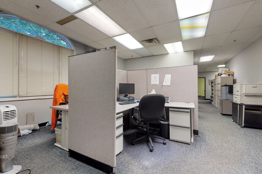 More Photos Of 2 Forest Ave, Oradell Medical For Sale