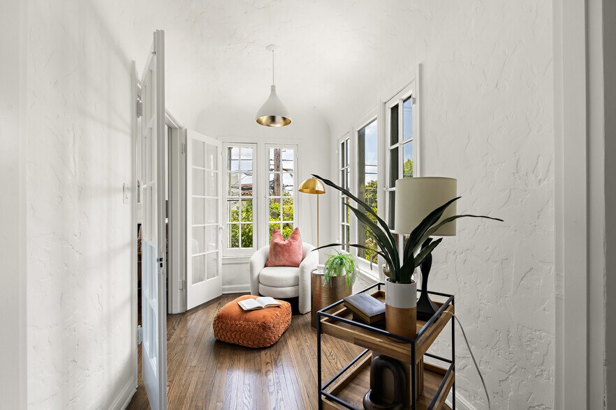 More Photos Of 1040 S Longwood Ave, Los Angeles Apartments For Sale
