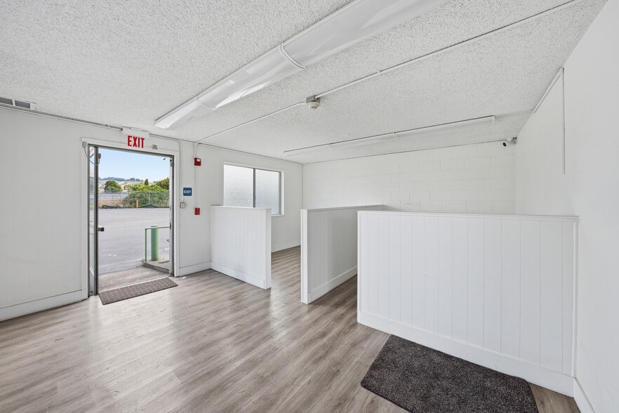 More Photos Of 16440 Ashland Ave, San Lorenzo Warehouse For Lease
