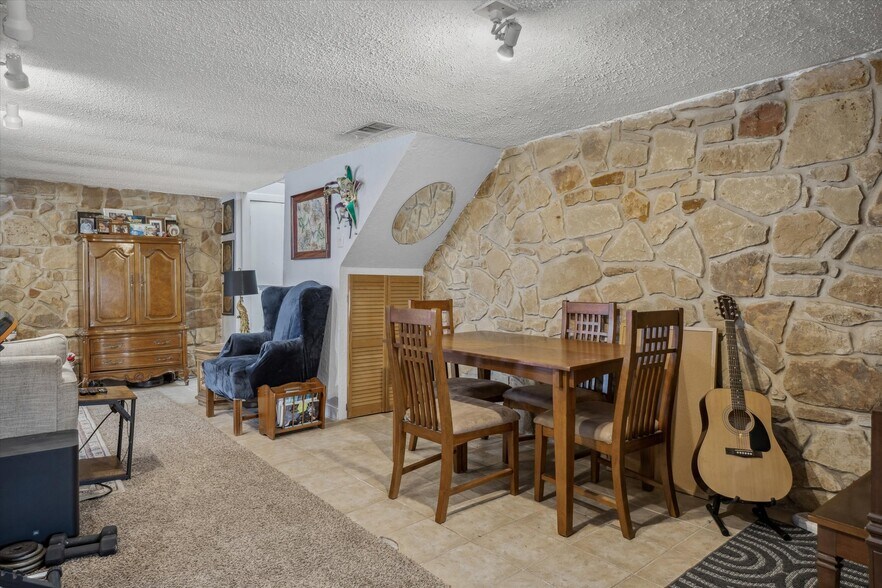 More Photos Of 100 S Main St, Crandall Storefront Retail Residential For Sale