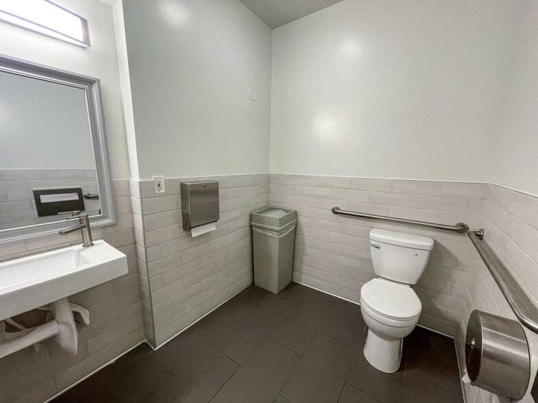 More Photos Of 18062 Irvine Blvd, Tustin Office For Sale