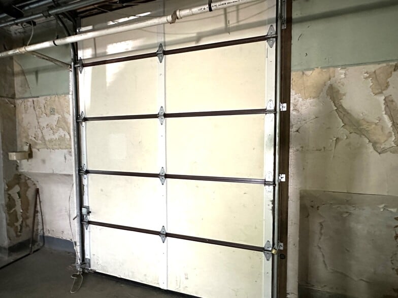 More Photos Of 921 W State St, Rockford Schools For Sale