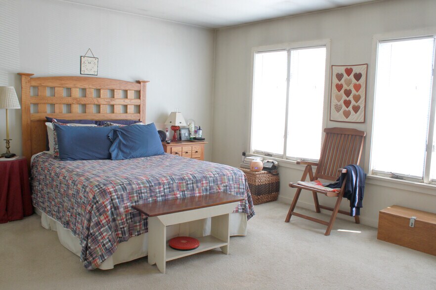 More Photos Of 400 E Main St, Mechanicsburg Office Residential For Sale