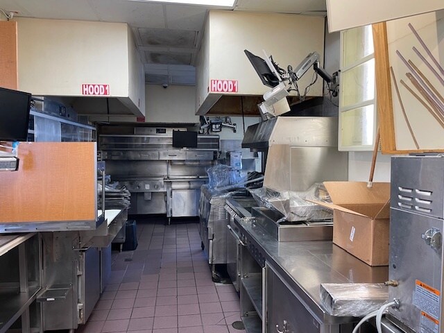 More Photos Of 1272 E Battlefield St, Springfield Restaurant For Lease