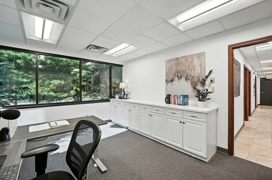 More Photos Of 5636 Bridgetown Rd, Cincinnati Medical For Sale