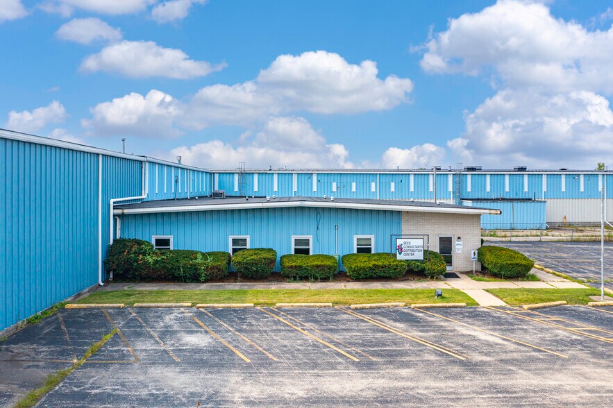 More Photos Of 853 E Washington St, Sabina Manufacturing For Sale