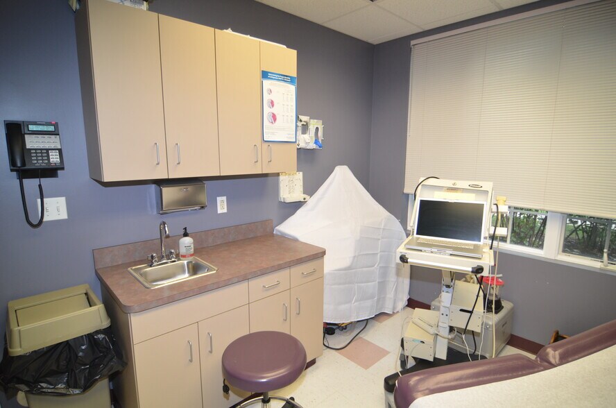 More Photos Of 611 Courtyard Dr, Hillsborough Medical For Sale