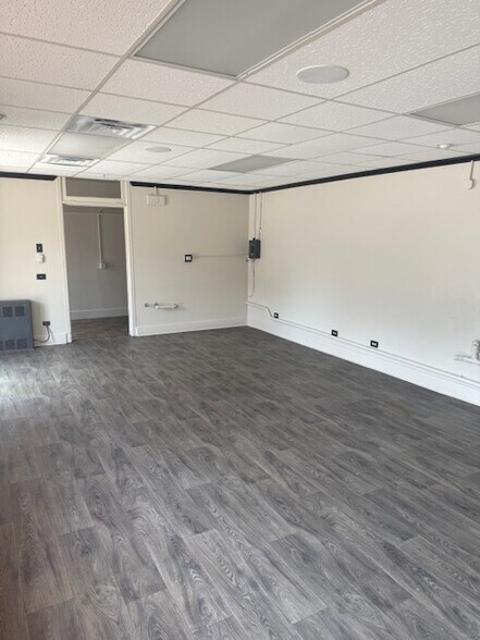 More Photos Of 618-630 W Wisconsin Ave, Appleton Bowling Alley For Sale