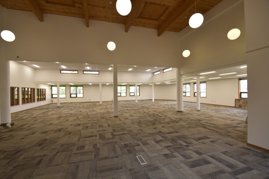 More Photos Of 1749 38th St S, Fargo Light Distribution For Sale