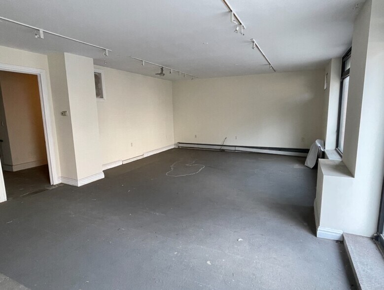 More Photos Of 99 Kingsland Ave, Brooklyn Apartments For Lease
