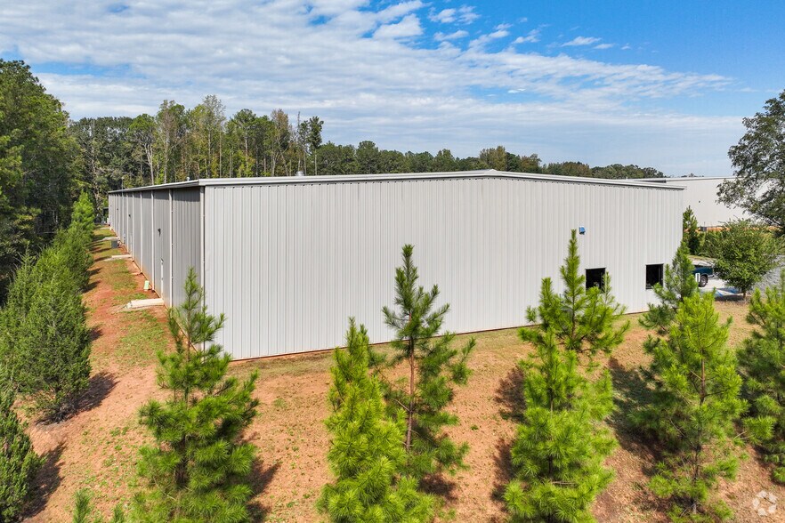 More Photos Of 165-177 Elzie Johnson Rd, Newnan Warehouse For Lease