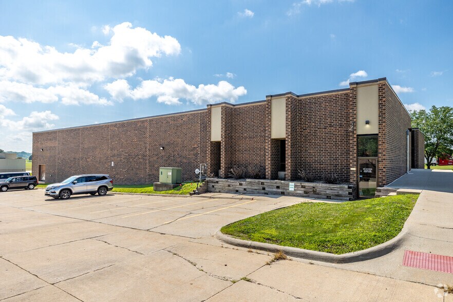 More Photos Of 3127 SW 61st St, Des Moines Warehouse For Lease