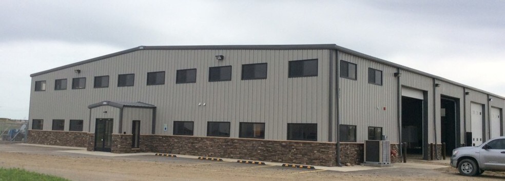 More Photos Of 517 Well St, Williston Warehouse For Sale