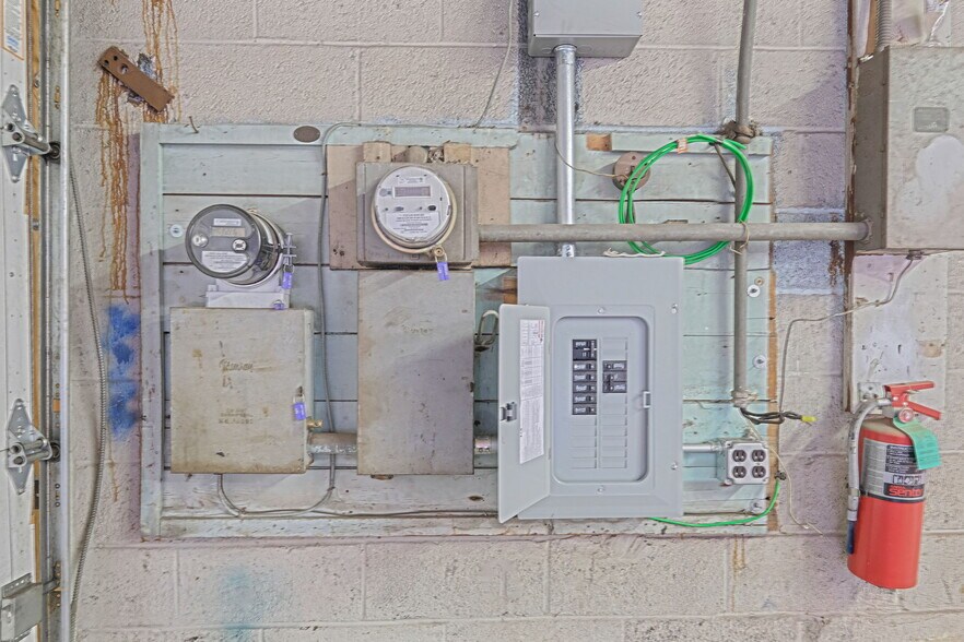 More Photos Of 340 Marconi Blvd, Copiague Warehouse For Sale