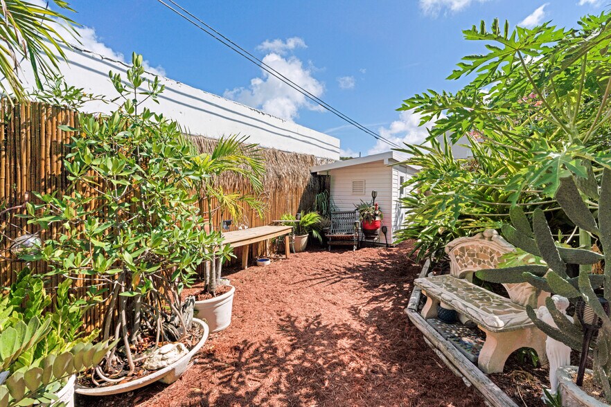 More Photos Of 100636 Overseas Hwy, Key Largo Storefront Retail Residential For Sale