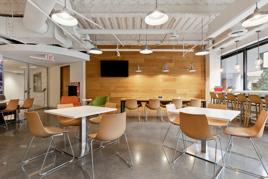 More Photos Of 7900 W 78th St, Edina Office For Lease