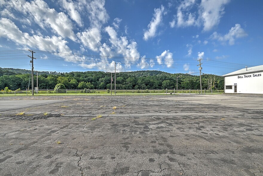 More Photos Of 3930 E Stone Dr, Kingsport Warehouse For Sale