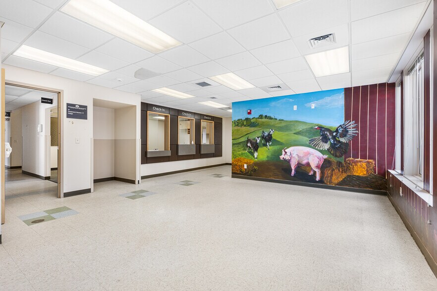 More Photos Of 183 Providence New London Tpke, North Stonington Unknown For Lease