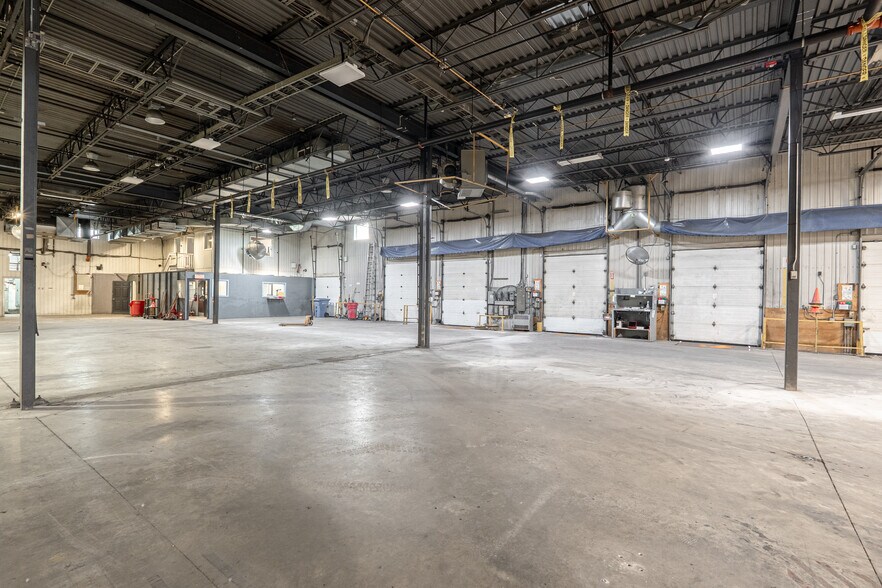 More Photos Of 60 Rue Sheard, Coaticook Industrial For Sale