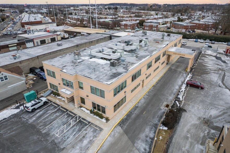 More Photos Of 2000 Grant Ave, Philadelphia Medical For Sale