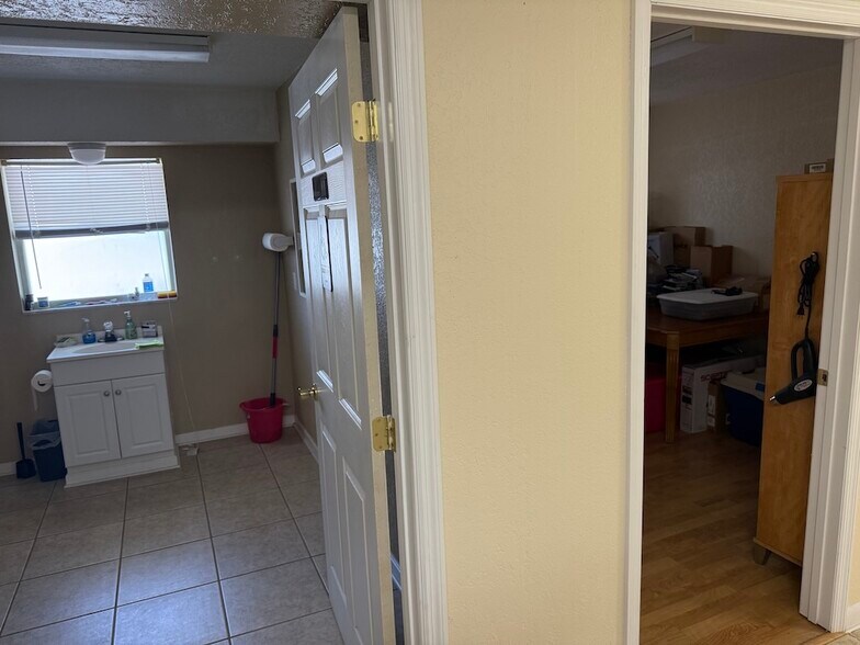 More Photos Of 103 Escambia Ave, Davenport Medical For Sale
