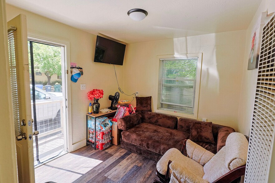 More Photos Of 1701 Lake St, Calistoga Apartments For Sale