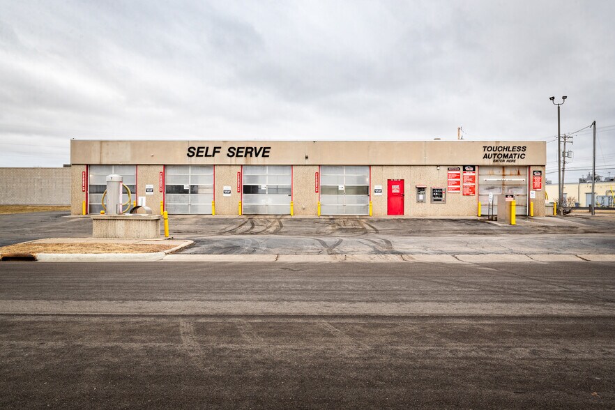 More Photos Of 581 Lester Ave, Onalaska Carwash For Sale