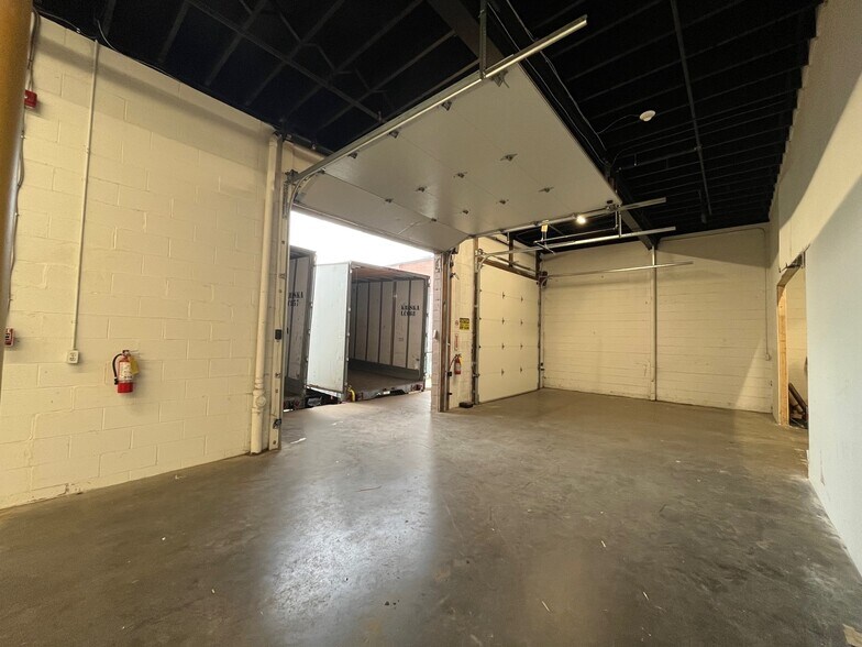 More Photos Of 8399 Ontario St, Vancouver Flex For Lease