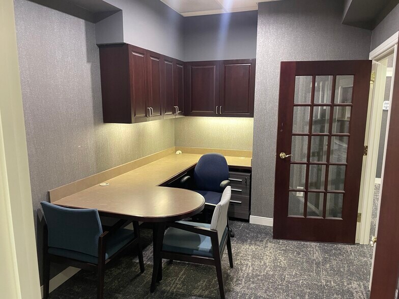 More Photos Of 8501 Plum Dr, Urbandale Medical For Sale