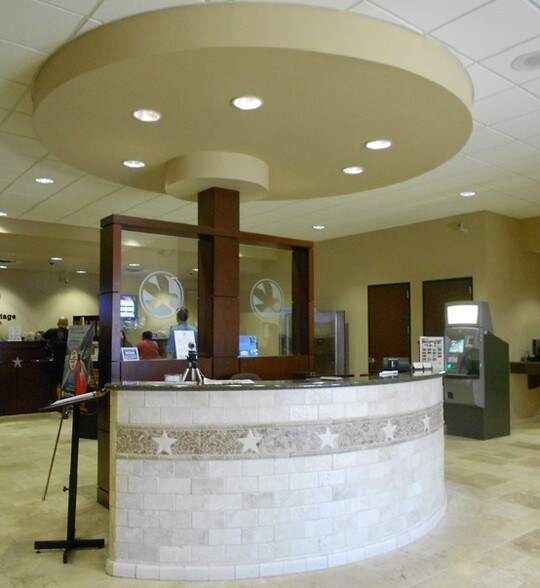 More Photos Of 12208 N MoPac Expy, Austin Bank For Lease