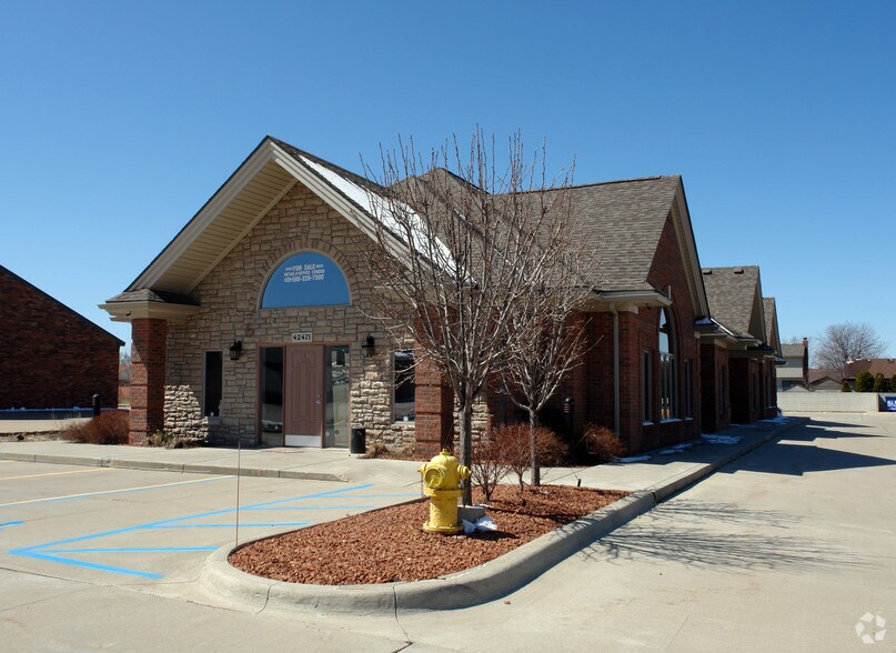 Primary Photo Of 42471-42479 Garfield Rd, Clinton Township Medical For Lease