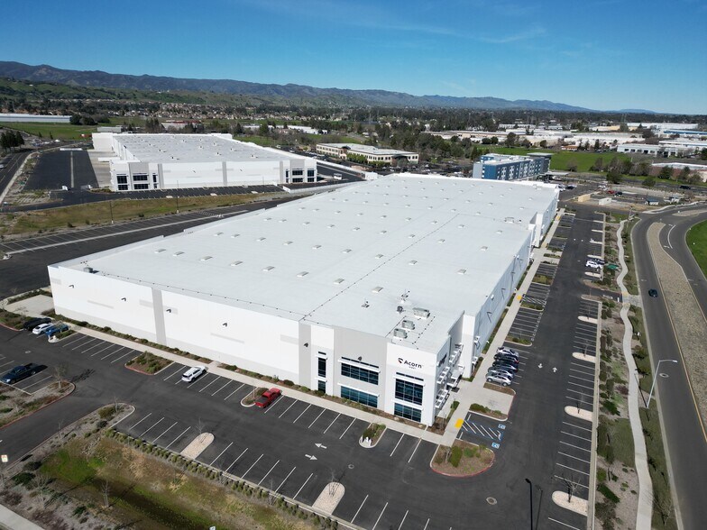 More Photos Of 2401 E Monte Vista Ave, Vacaville Warehouse For Lease