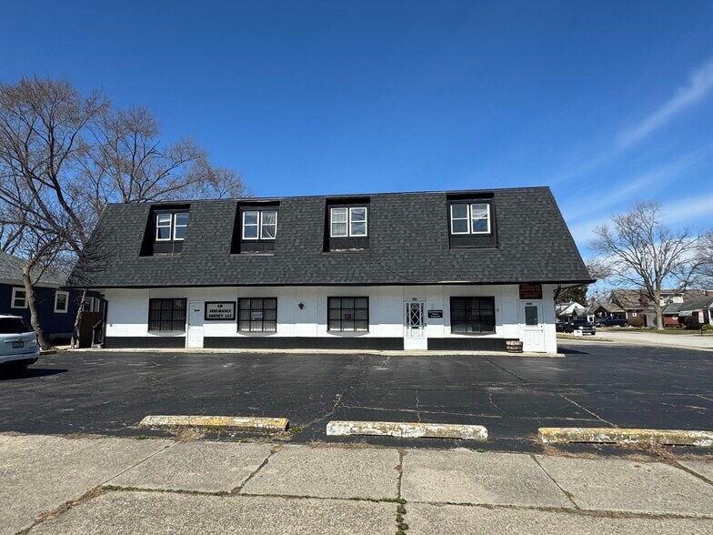 More Photos Of 5002-5006 W 16th St, Indianapolis Office For Sale