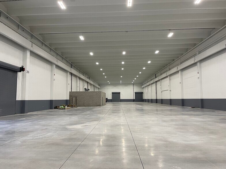 More Photos Of 53 Ayer Rd, Littleton Warehouse For Lease