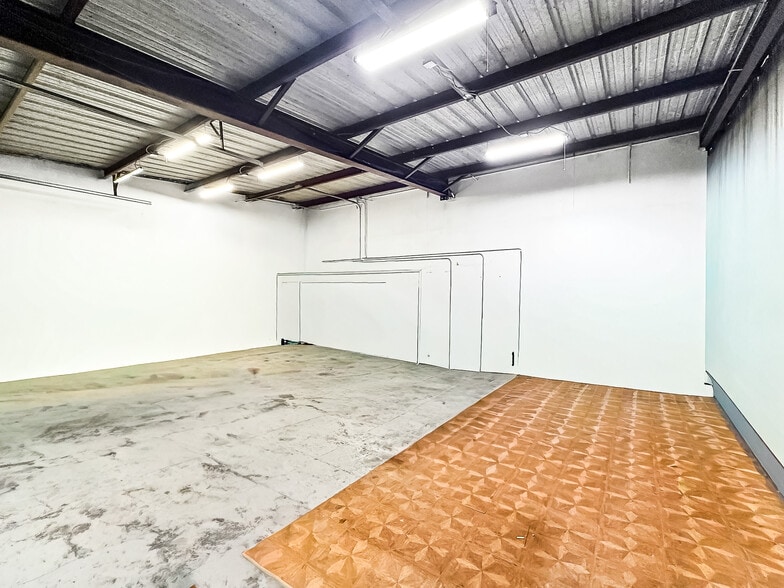 More Photos Of 3801 Saturn Rd, Corpus Christi Warehouse For Sale